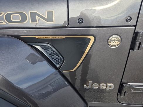 Used 2025 Jeep Wrangler Unlimited Rubicon 392 image 44