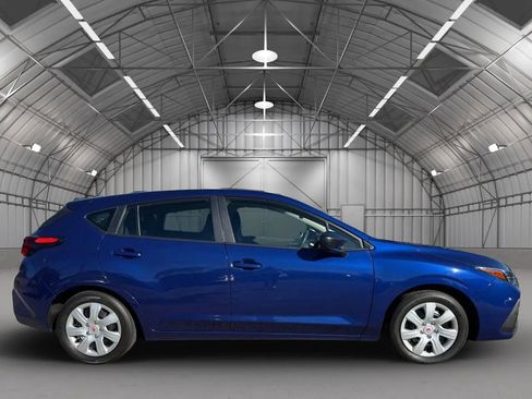 Used 2024 Subaru Impreza 2.0i image 3