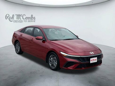 Certified 2024 Hyundai Elantra SEL FWD image 7