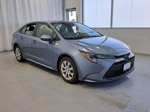 Used 2023 Toyota Corolla LE image 5
