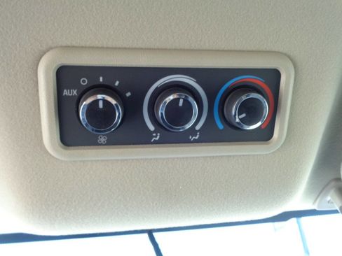 Used 2018 Chevrolet Express 2500 LS w/ Driver Convenience Package RWD image 25