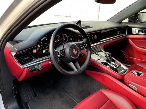 Certified 2022 Porsche Panamera 4 image 4