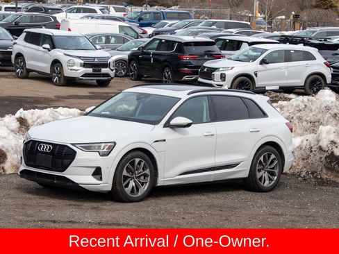 Used 2021 Audi e-tron Premium Plus w/ Premium Plus Package image 3