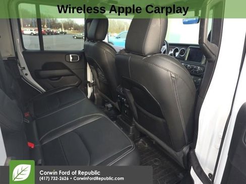 Used 2022 Jeep Wrangler Unlimited Sahara w/ Cold Weather Group image 10