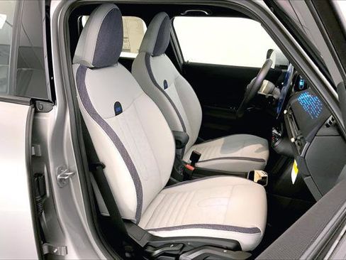 Used 2026 MINI Cooper 4-Door Hardtop image 7