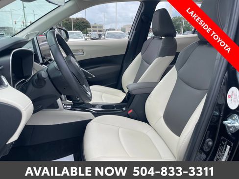 Used 2023 Toyota Corolla Cross XLE w/ Convenience Package AWD/4WD image 28