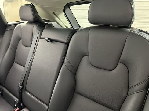 Certified 2023 Volvo XC60 B5 Plus image 24