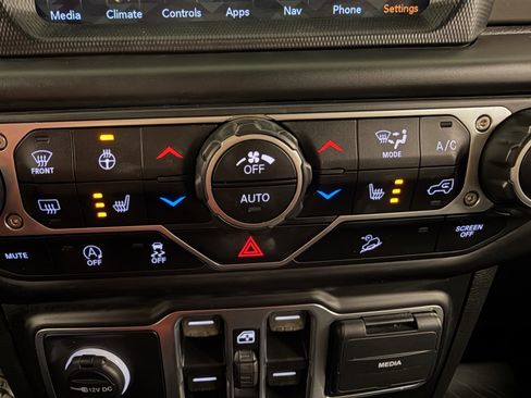 Used 2021 Jeep Wrangler Unlimited Sport image 33