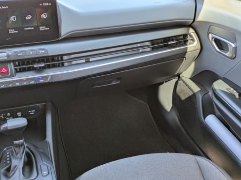 Certified 2025 Kia K4 LXS image 18