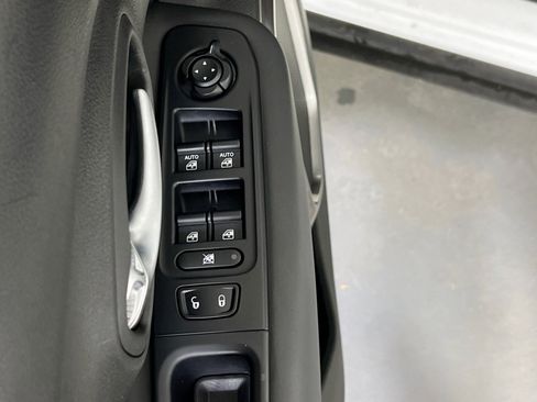 Used 2022 Jeep Renegade Latitude w/ Convenience Group image 18