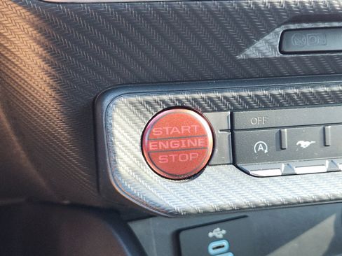 Used 2025 Ford Mustang GT Premium RWD image 17