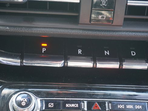 Used 2021 Lincoln Corsair FWD image 10