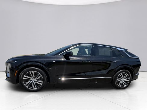 Used 2025 Cadillac Lyriq Luxury AWD/4WD image 7