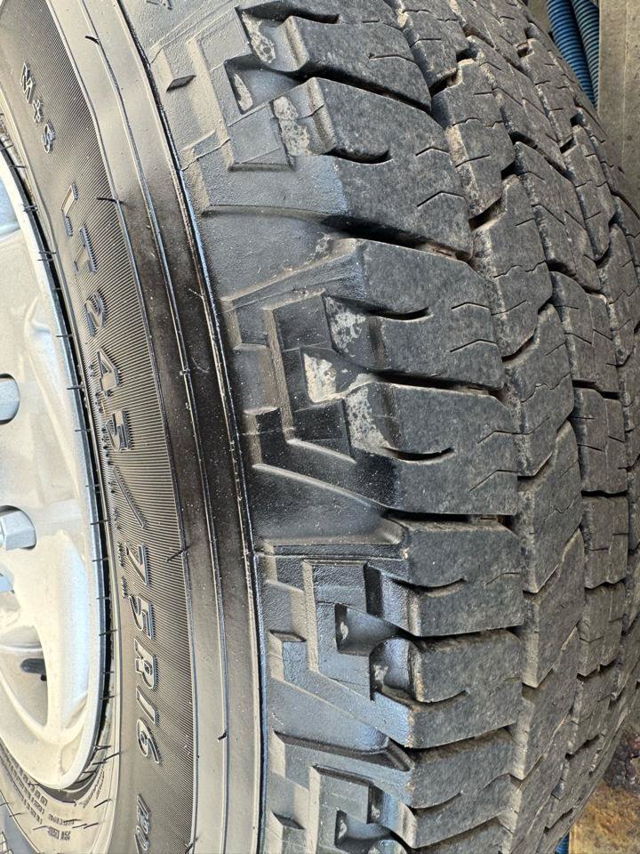 Used 2012 Ford E-350 and Econoline 350 Extended Super Duty w/ Insulation Pkg RWD image 12