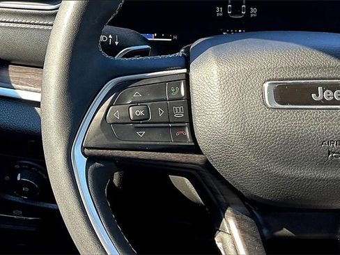 Used 2023 Jeep Grand Cherokee L Limited image 11