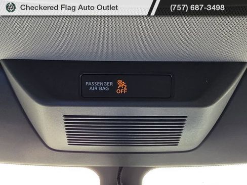 Used 2024 Nissan Pathfinder SL FWD image 23