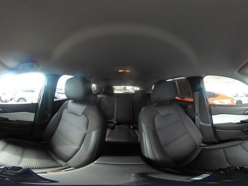 Used 2025 Chevrolet Trax LT w/ LT Convenience Package FWD image 41