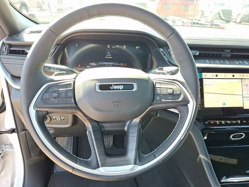 New 2026 Jeep Grand Cherokee 4WD image 9