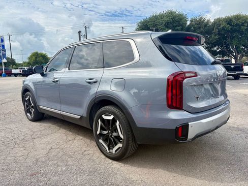 Used 2024 Kia Telluride S FWD image 3