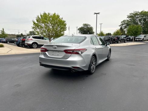 Used 2021 Toyota Camry XLE w/ Navigation Package FWD image 7