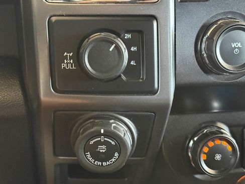 Used 2019 Ford F150 XLT w/ Equipment Group 302A Luxury AWD/4WD image 24