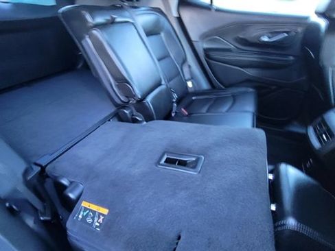 Used 2024 GMC Terrain SLT image 43