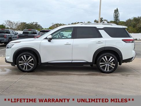 Used 2025 Nissan Pathfinder Platinum w/ Cargo Package image 9