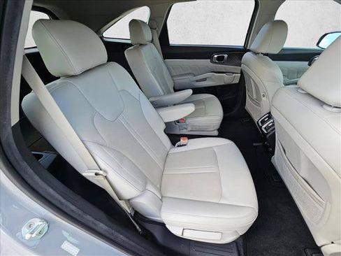 Used 2023 Kia Sorento SX FWD image 19