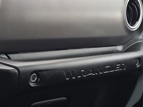 Used 2023 Jeep Wrangler Unlimited Rubicon 4xe image 27