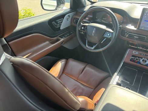 Used 2022 Lincoln Aviator Reserve w/ Equipment Group 201A image 12