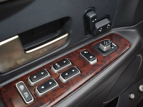 Used 2008 Lincoln Town Car Executive RWD image 19