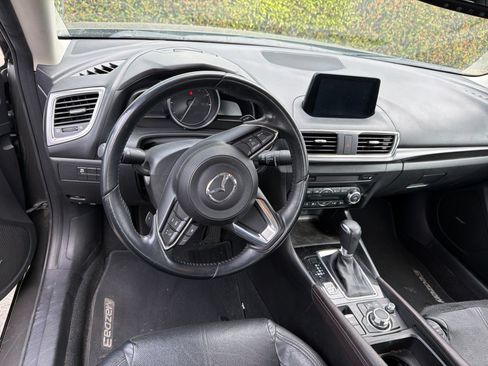 Used 2017 MAZDA MAZDA3 Grand Touring w/ Premium Equipment Package FWD image 9