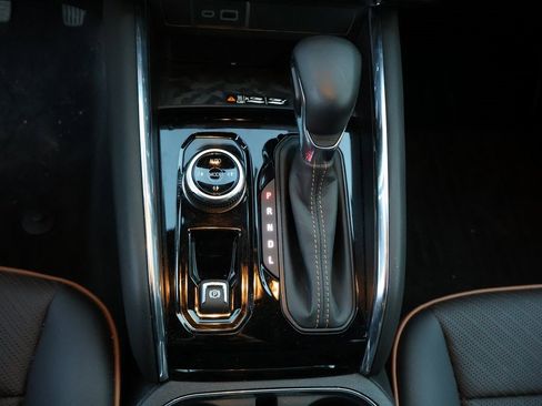 Used 2024 GMC Canyon AT4 w/ AT4 Premium Package image 29