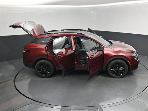 Certified 2025 Kia Sportage X-Line w/ Premium Package AWD/4WD image 18