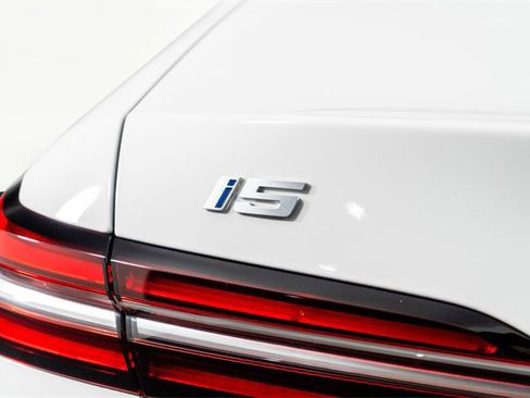 Used 2025 BMW i5 xDrive40 w/ M Sport Package image 30