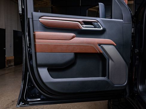 Used 2025 GMC Sierra 2500 Denali Ultimate image 35