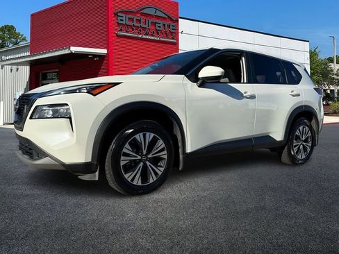 Used 2023 Nissan Rogue SV image 1