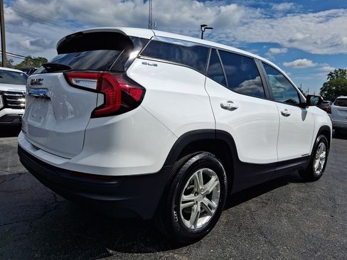Used 2024 GMC Terrain SLE FWD image 6