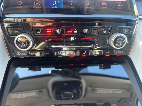 Used 2021 Jeep Grand Cherokee L Overland w/ Luxury Tech Group IV image 21