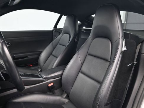 Certified 2018 Porsche 718 Cayman S RWD image 5