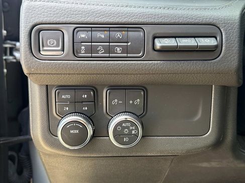 Used 2024 GMC Yukon XL Denali AWD/4WD image 24