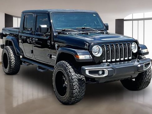 Used 2020 Jeep Gladiator Overland w/ Popular Equipment Package AWD/4WD image 11