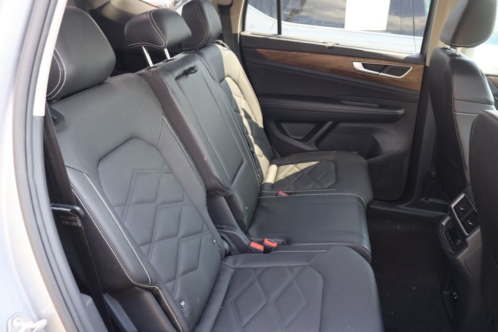 Used 2025 Volkswagen Atlas SE AWD/4WD image 12
