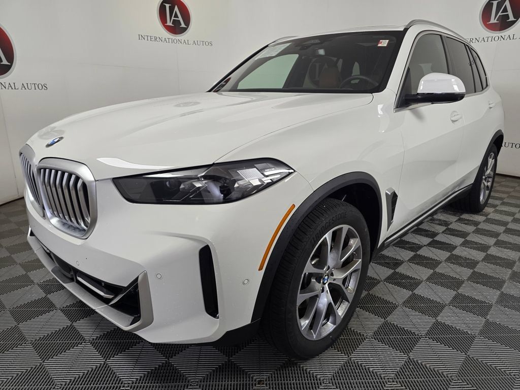 Used 2024 BMW X5 xDrive40i w/ Parking Assistance Package AWD/4WD image 5