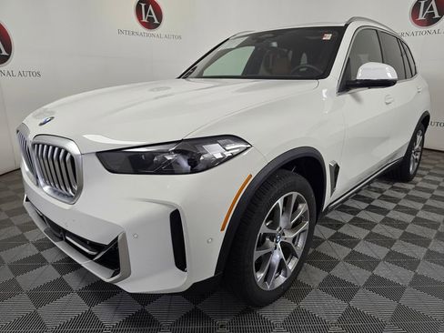 Used 2024 BMW X5 xDrive40i w/ Parking Assistance Package AWD/4WD image 5