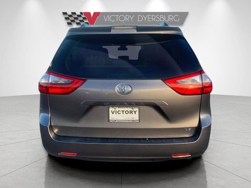 Used 2020 Toyota Sienna LE image 7