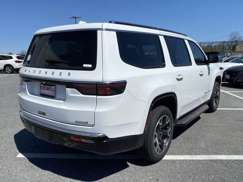 New 2023 Jeep Wagoneer Series III w/ Preferred Equipment Group image 8