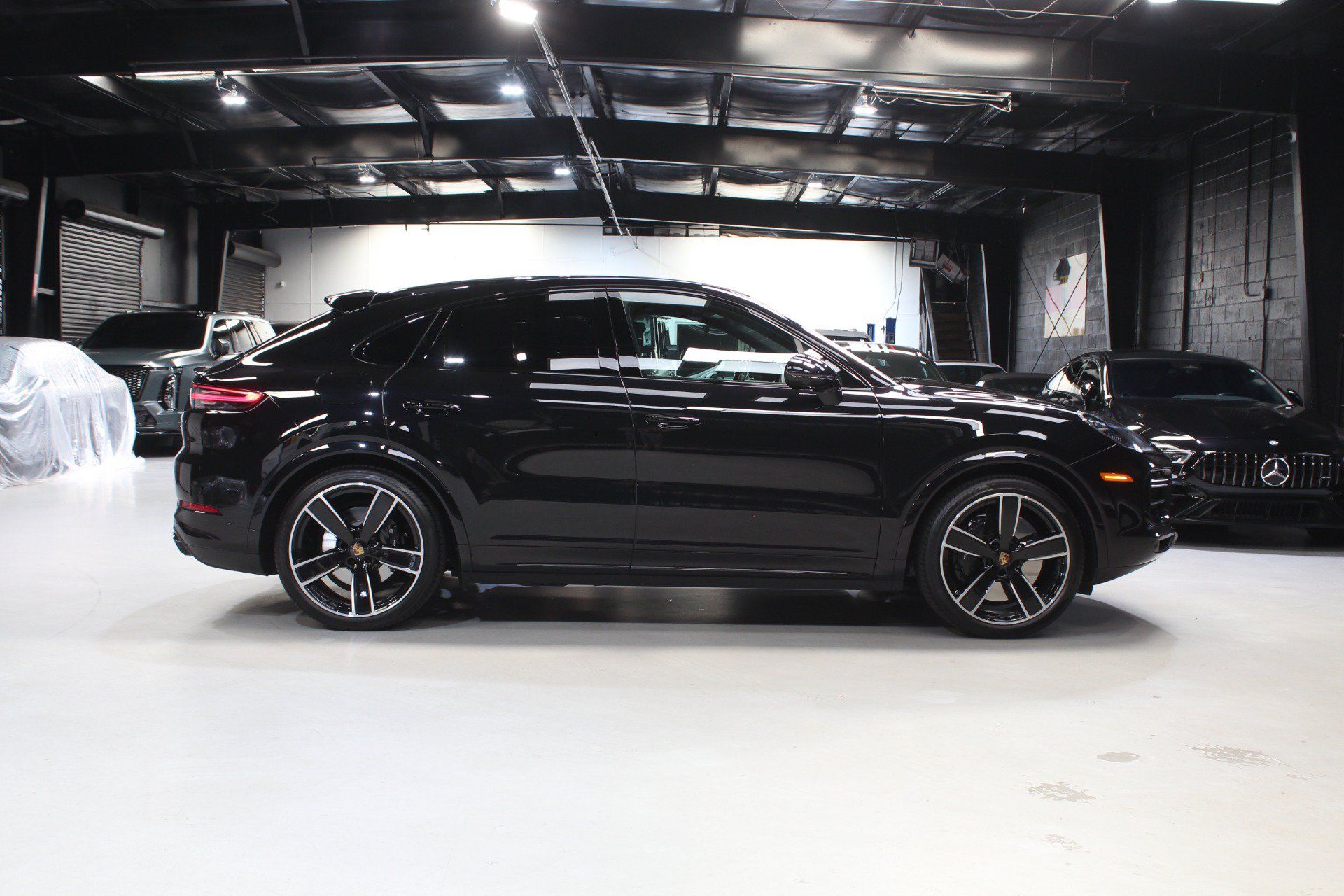 Used 2022 Porsche Cayenne Turbo AWD/4WD image 18