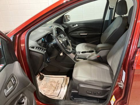 Used 2016 Ford Escape SE w/ Equipment Group 201A image 19