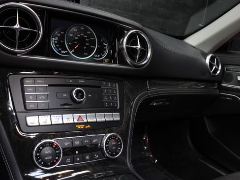 Used 2017 Mercedes-Benz SL 550 image 50